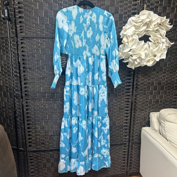 Tuckernuck Light Blue and White Floral Smart Tiered Maxi Dress Size Small - Picture 9 of 9